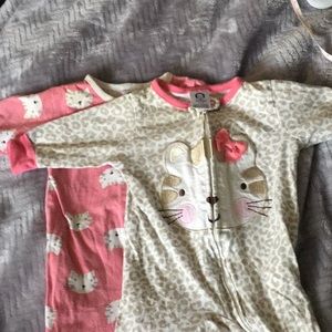 2-pack pretty kitty footie pajamas!